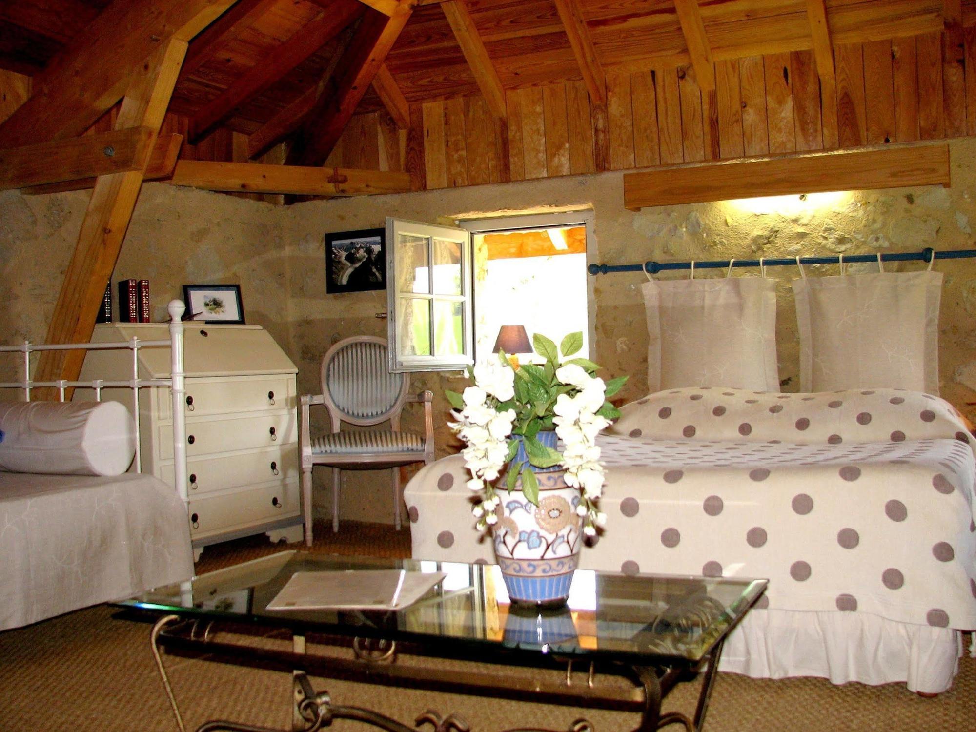 Logis Le Relais Du Bastidou Hotel Beaumarches Buitenkant foto
