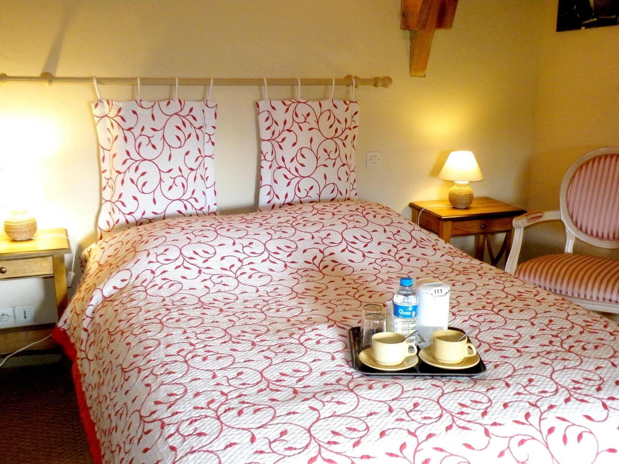 Logis Le Relais Du Bastidou Hotel Beaumarches Buitenkant foto